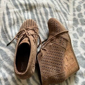 TOMS Women's Brown Lace-Up Wedges